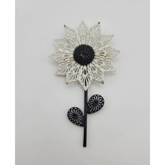1960's Large Groovy Mod Black and White Daisy Flower Brooch Pin - Picture 1 of 6